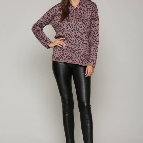 LEOPARD PRINT HOODIE SWEATER - Picture 2 of 4